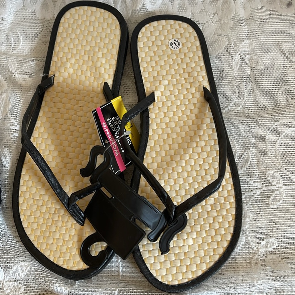 Lot of 4, Brand new no brand.4 different colors casual flip-flops. All sz 7/8 - Picture 3 of 11